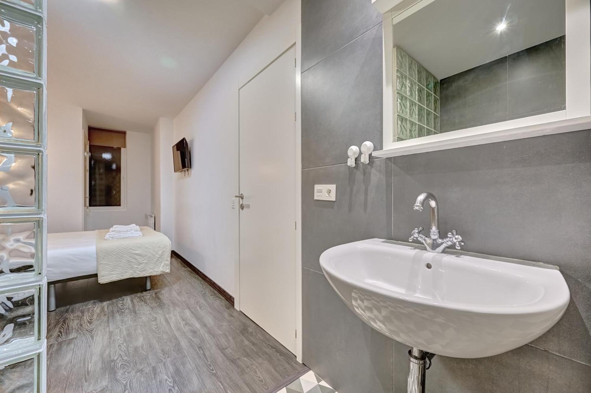 El Navarro Suite By Clabao Pamplona Exterior photo